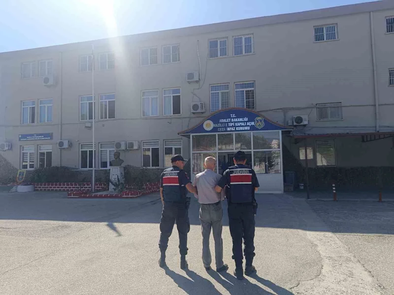 Çeşitli suçlardan aranan 15 şahıs, jandarmadan kaçamadı
