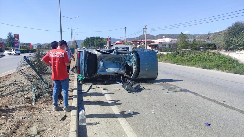 Seydikemer’de otomobil takla attı: 2 yaralı
