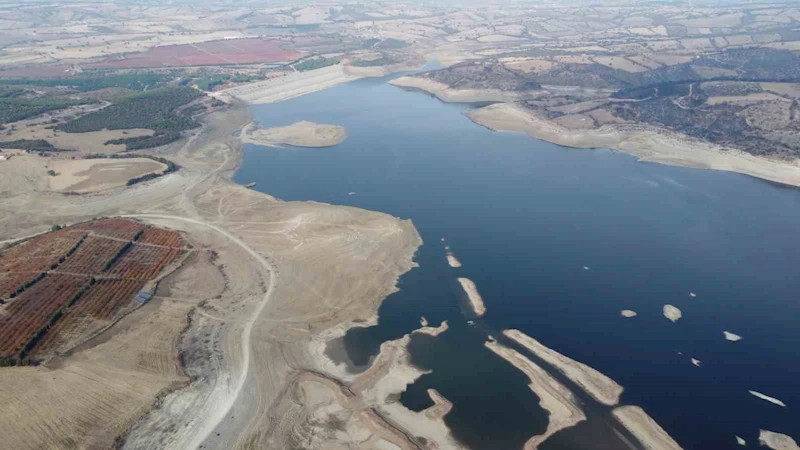 250 bin dekar alanı sulayan Bayramiç Barajı kuruma noktasına geldi
