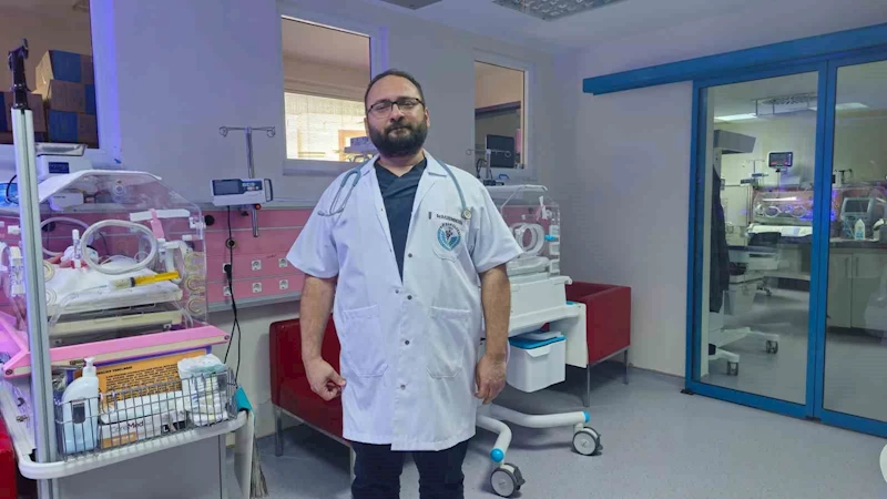 Doç. Dr. Değirmencioğlu: “ Prematüre bebek, tıbbi desteğin yanı sıra aile sevgisi ve sabrını da gerektirir.”
