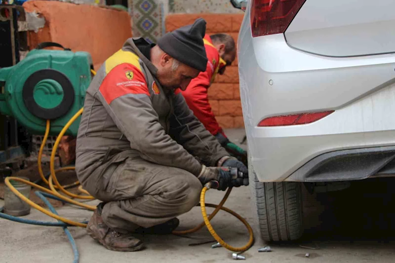 Van’daki oto lastikçilerde hareketlilik başladı
