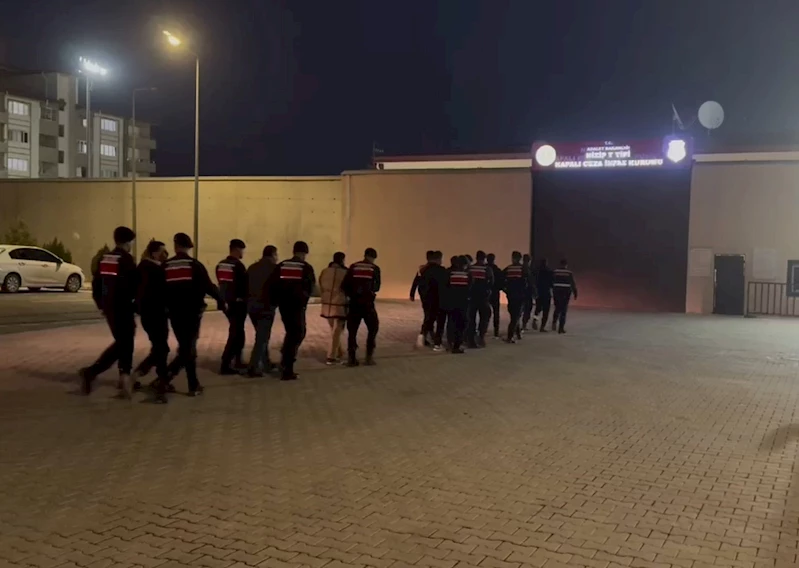 Gaziantep’te göçmen kaçakçılarına şok operasyon: 11 şahıs tutuklandı
