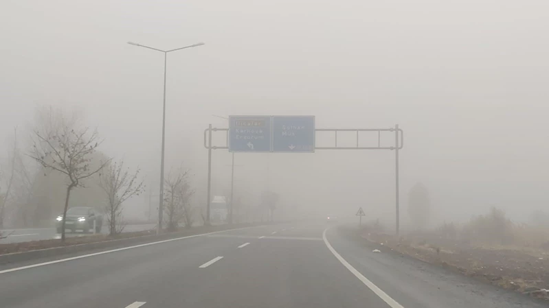 Bingöl’de  sis etkili oldu, görüş mesafesi 2 metreye kadar düştü
