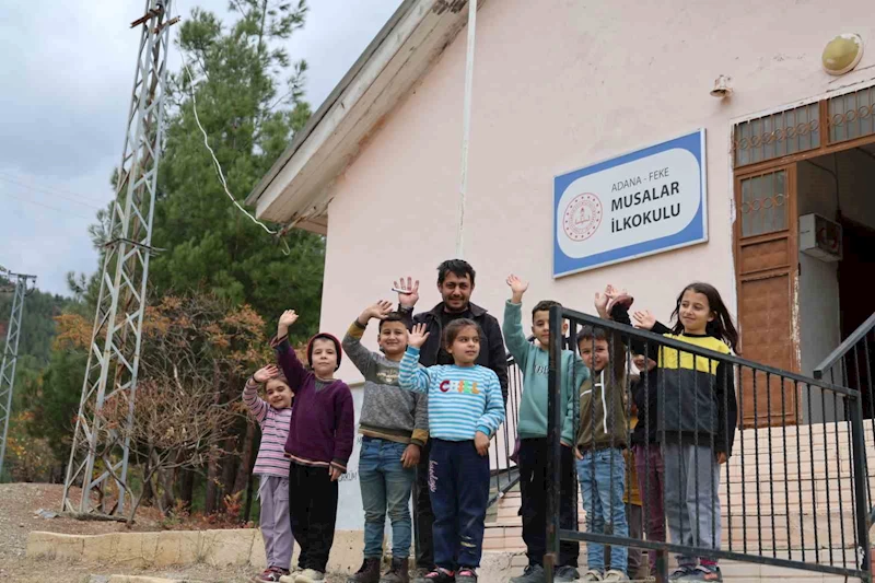 Dağ köylerindeki eli öpülesi öğretmenler
