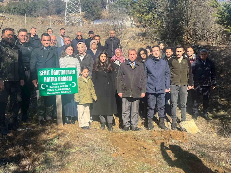 Adana’da kayanın altında kalarak hayatını kaybeden 4 öğretmen için kurulan hatıra ormanına ilk fidanlar dikildi
