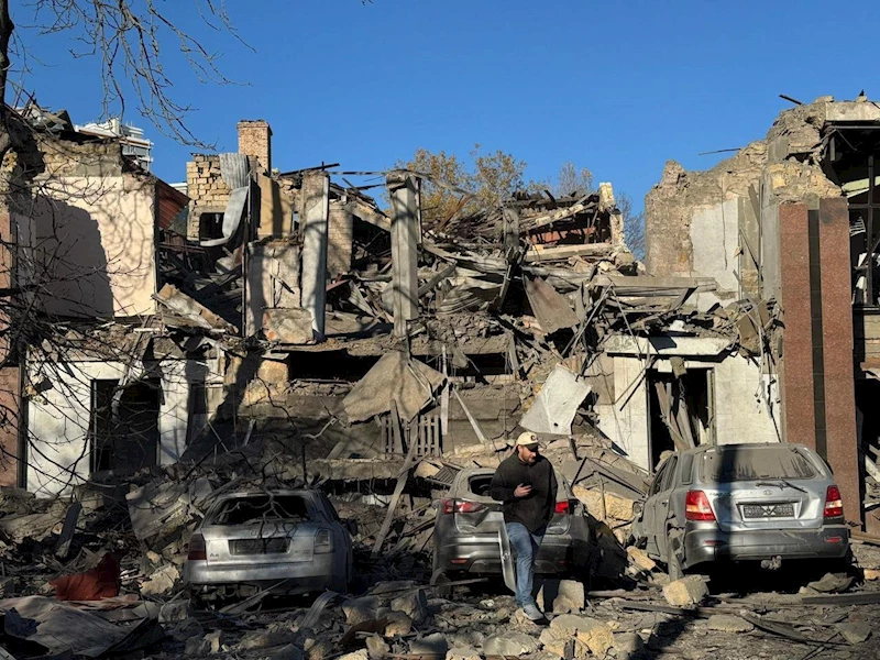 Rusya, Ukrayna’da enerji altyapısına ve sanayi tesislerine saldırdı
