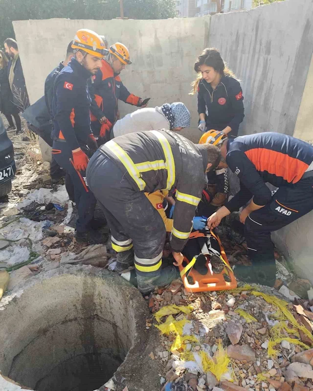 10 metre derinliğindeki kuyuya düşen kadın kurtarıldı
