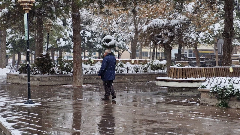 Aksaray’da kar yağışı etkili oluyor