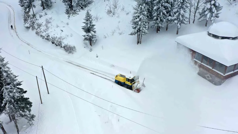 Ordu’da bir gecede yaklaşık 2 bin kilometre yol ulaşıma açıldı
