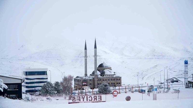 Erciyes’te kar kalınlığı 50 santimi buldu, hazırlıklar hızlandı
