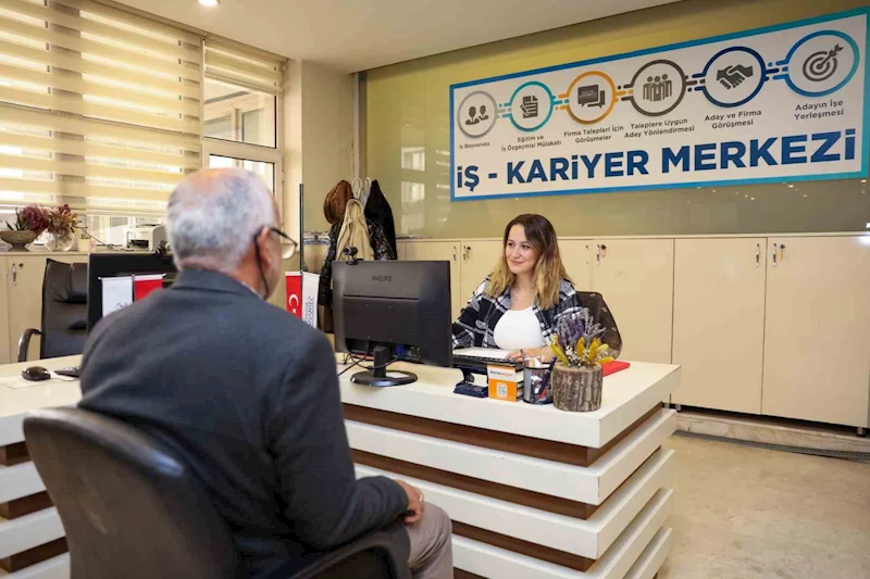 İş arayan ve kariyer planı yapan gençlere Gaziantep Büyükşehir destek oluyor
