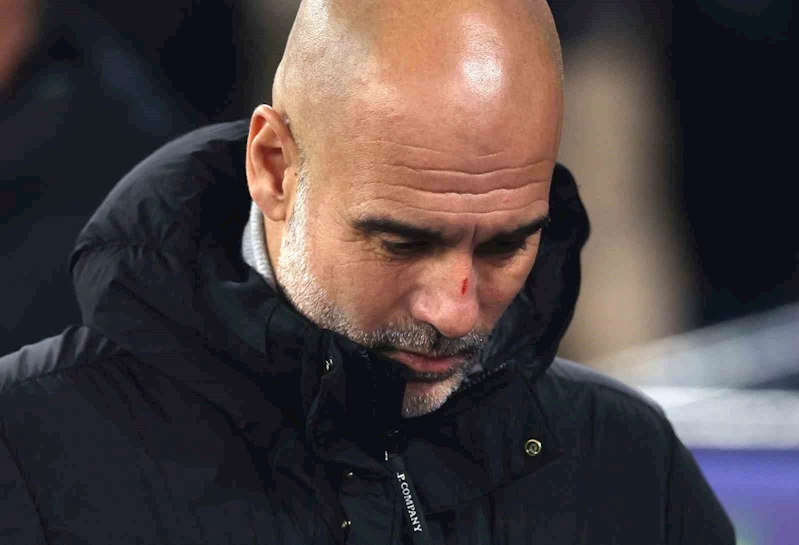 Guardiola, Feyenoord beraberliğine sinirlendi, kendine zarar verdi
