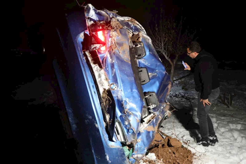 Seyir halinde makas atan sürücü takla attı: 1 yaralı
