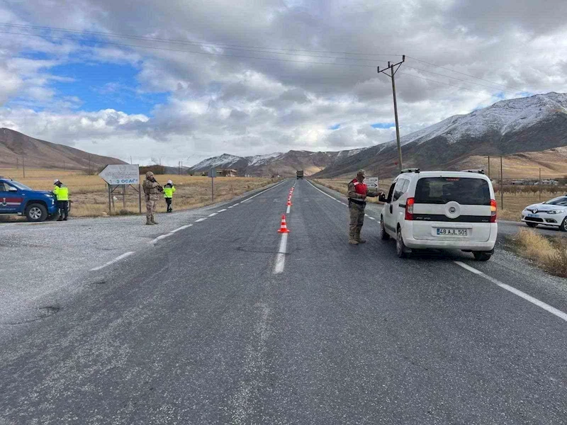 Van’da çeşitli suçlardan 14 kişi tutuklandı
