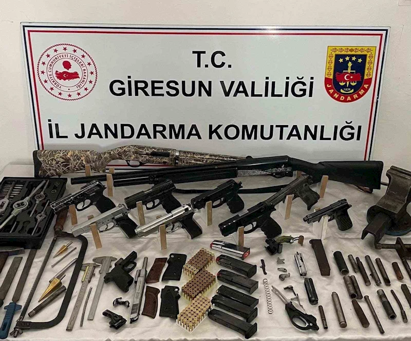 Jandarmadan 5 ilde siber suç ağına operasyon: 21 gözaltı
