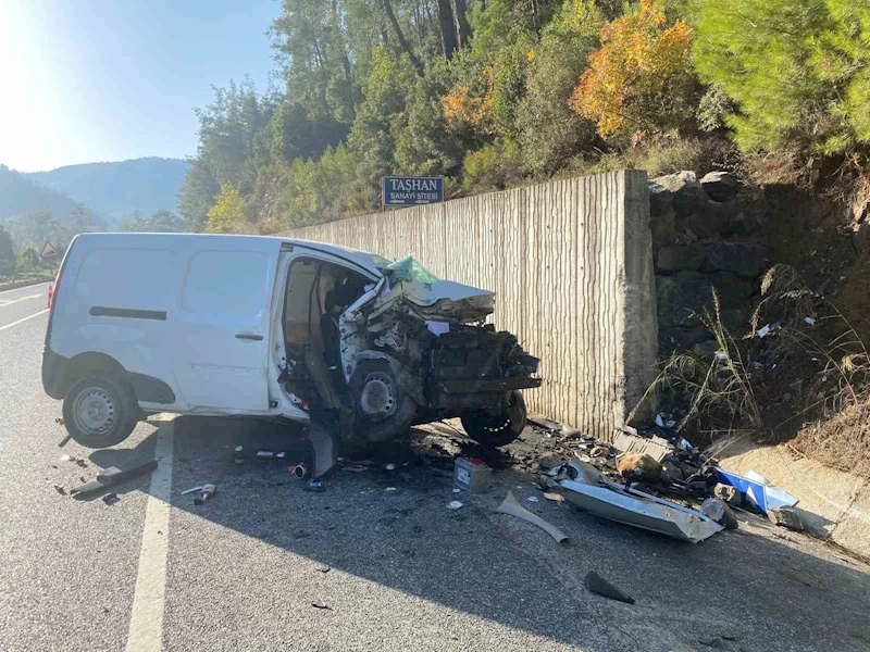 Marmaris’teki trafik kazasında iki çocuk hayatını kaybetti
