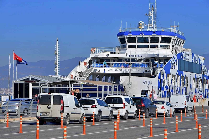 İzmir’de feribot tarifesine düzenleme
