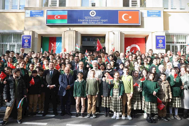 Diyanet İşleri Başkanı Erbaş, TDV Azerbaycan Bakü Türk Lisesi’ni ziyaret etti
