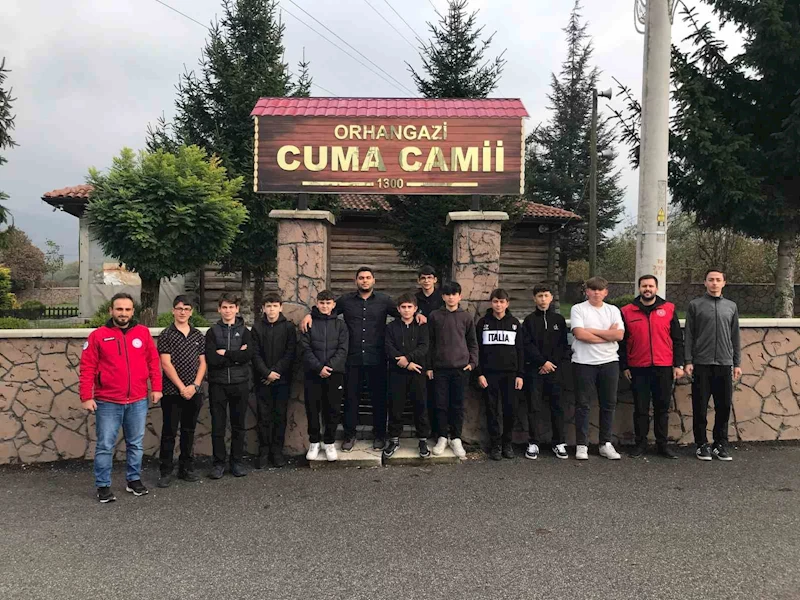 Gençler Düzce’nin tarihi camilerini tanıyor
