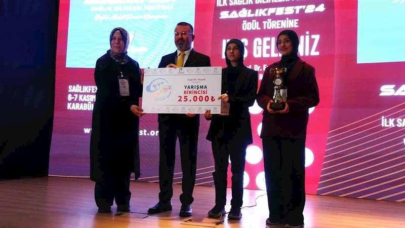 Türkiye’nin ilk SAĞLIKFEST’inde dereceye giren yarışmacılara ödülleri verildi
