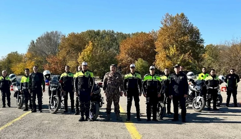 Edirne’de Motosikletli Trafik Polis Timleri eğitimlerini başarıyla tamamladı
