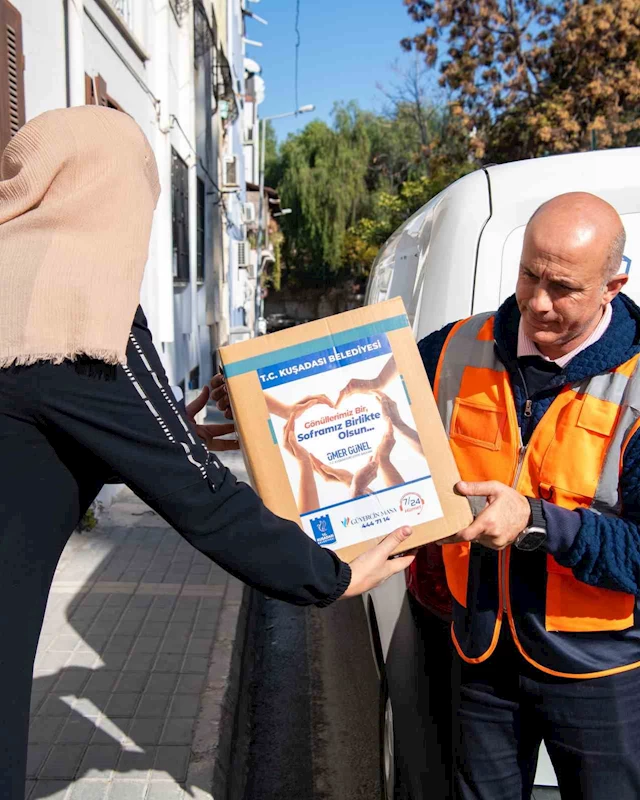 Kuşadası Belediyesi’nden ihtiyaç sahiplerine 10 ayda 3 bin 500 gıda kolisi desteği
