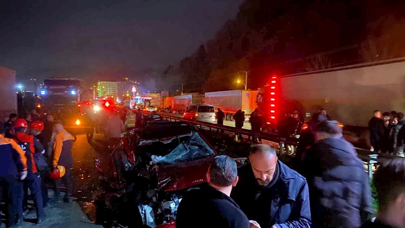 Artvin’de otomobil tıra çarptı: 1 ölü, 1 yaralı
