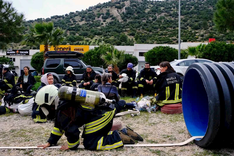 Gönüllü itfaiyeci eğitimleri devam ediyor
