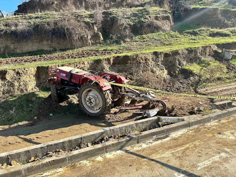 Tarlada çalışan çiftçi traktör kazasında öldü
