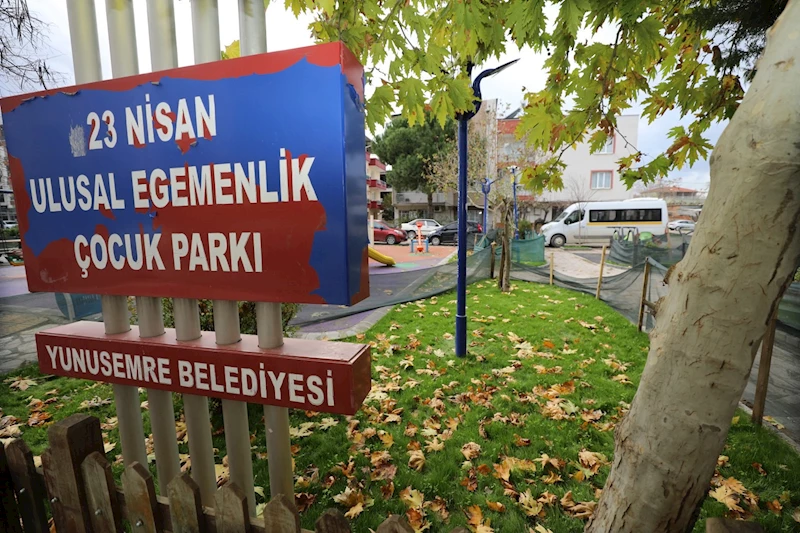 Yunusemre ile Muradiye’de parklar yeşillendi
