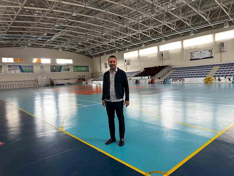 Dadaşlar Futsal Milli Takımını bekliyor
