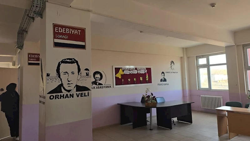 Elazığ’da öğrenciler okul duvarlarını süsledi
