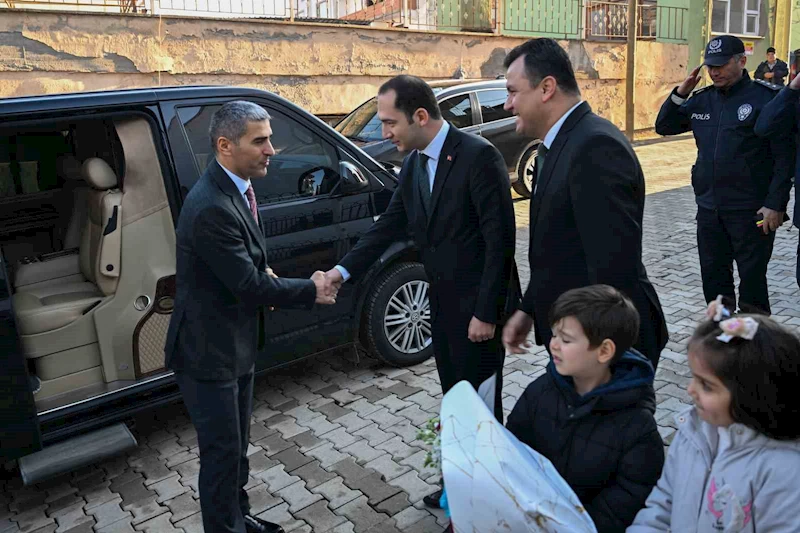 Vali Aktaş, Ulubey ilçesinde ziyaret ve incelemelerde bulundu
