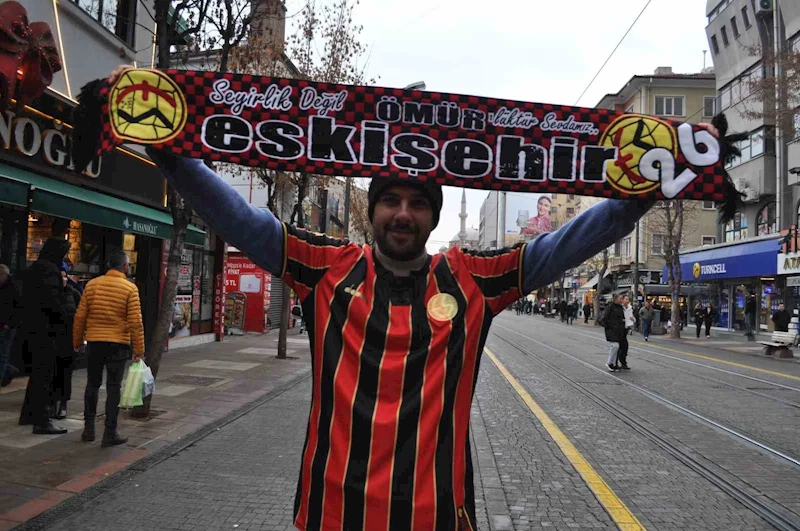 Eskişehirspor’un kritik maçını izlemek için İzmir’den geldi
