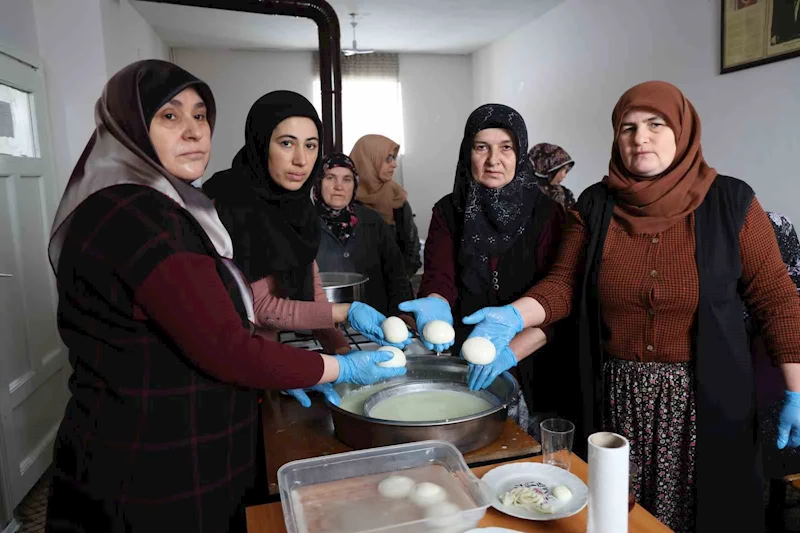 Çallı köyü kadınlarından dünyaca ünlü peynire yerli dokunuş
