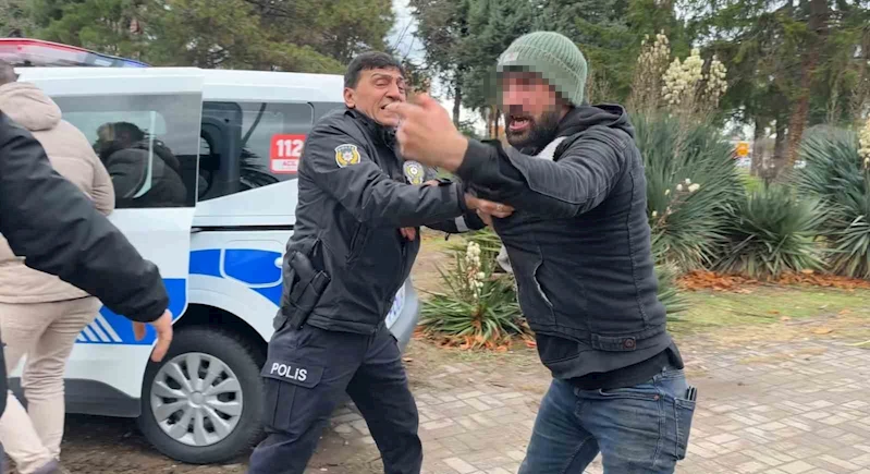 Parkta arkadaşını bıçakla ağır yaraladı, polise direndi
