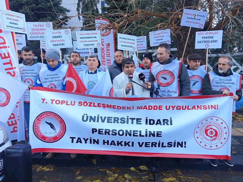 ÜNİPERSEN’den Çalışma ve Sosyal Güvenlik Bakanlığı önünde tayin sorununun çözümü için oturma eylemi
