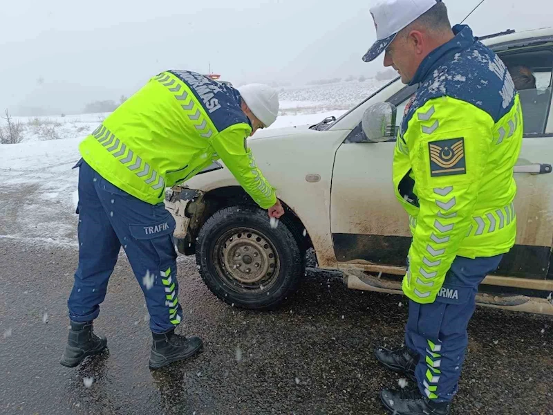 Bingöl jandarmadan trafik denetimi
