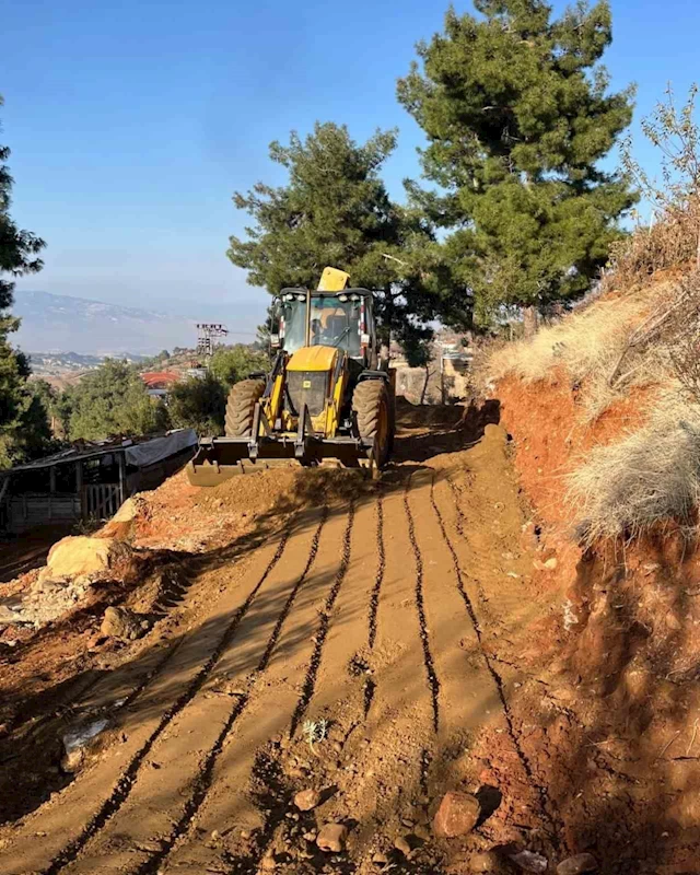 Babadağ Belediyesinden Mollaahmet Mahallesinde yol seferberliği
