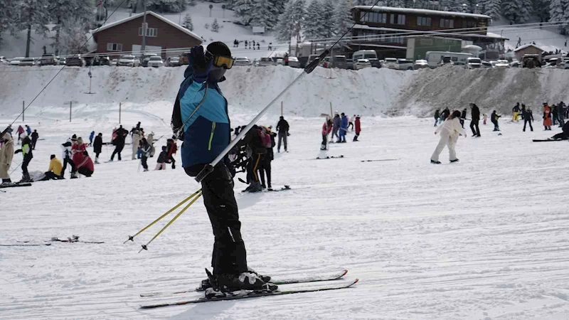 Uludağ’da sezon açıldı, kayak ücretleri belli oldu
