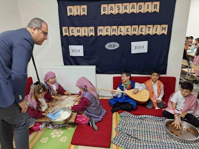 İlkokul öğrencileri geleneklere uygun Yerli Malı Haftası’nı kutladı
