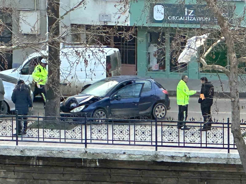 Kastamonu’da buzlanma kazaları beraberinde getirdi: 3 yaralı
