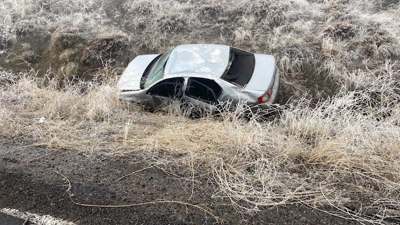 Konya’da sis ve buzlanma nedeniyle takla atan otomobildeki 6 kişi yaralandı
