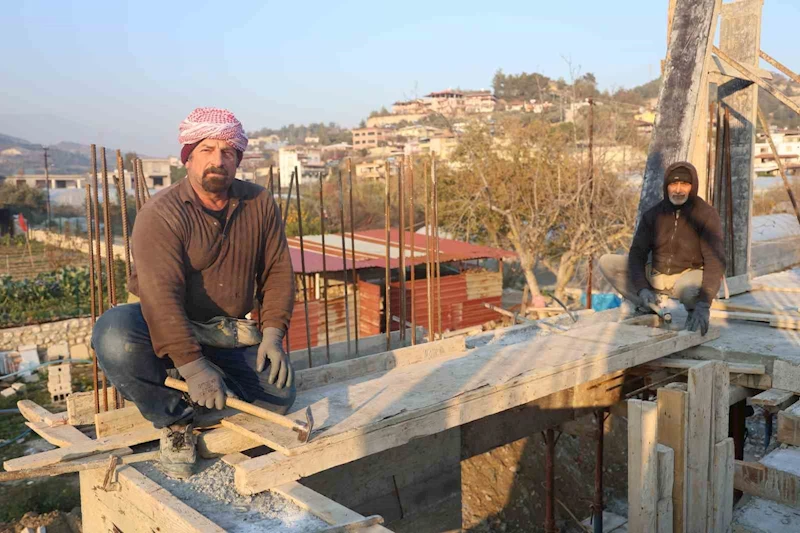 Her köşesinde binaların yükseldiği Hatay’da inşaat kalıpçılarının yevmiyesi bin 750 TL’yi buldu
