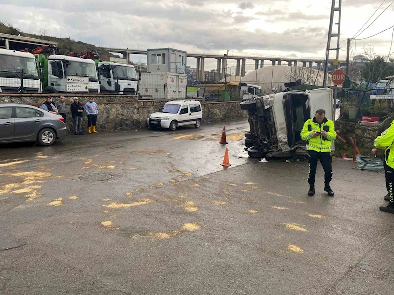 Beykoz’da kamyon devrildi: 2 yaralı
