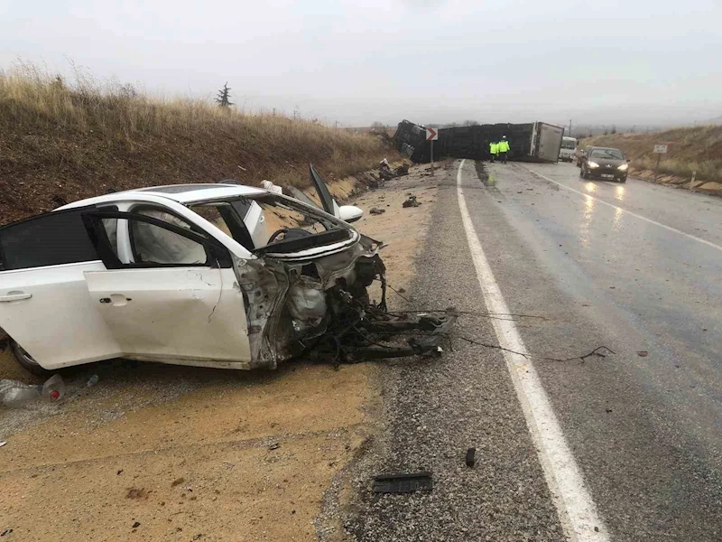 Konya’da otomobil ile tır çarpıştı: 2 yaralı
