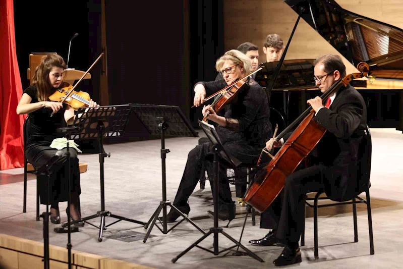 Odunpazarı Belediyesi’nin müzik grubu OPA QUADRO’dan etkileyici performans
