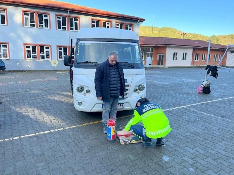 Zonguldak’ta jandarma ve polisin denetimleri sürüyor
