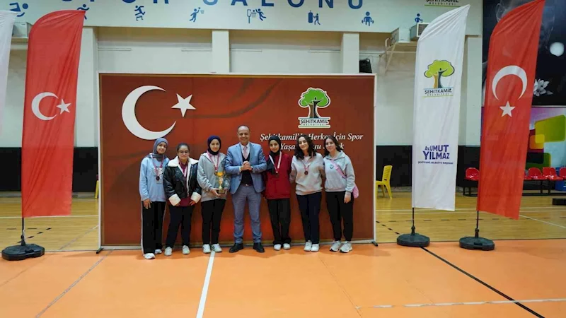 Badminton Kurtuluş Kupası’nda şampiyonlar belli oldu
