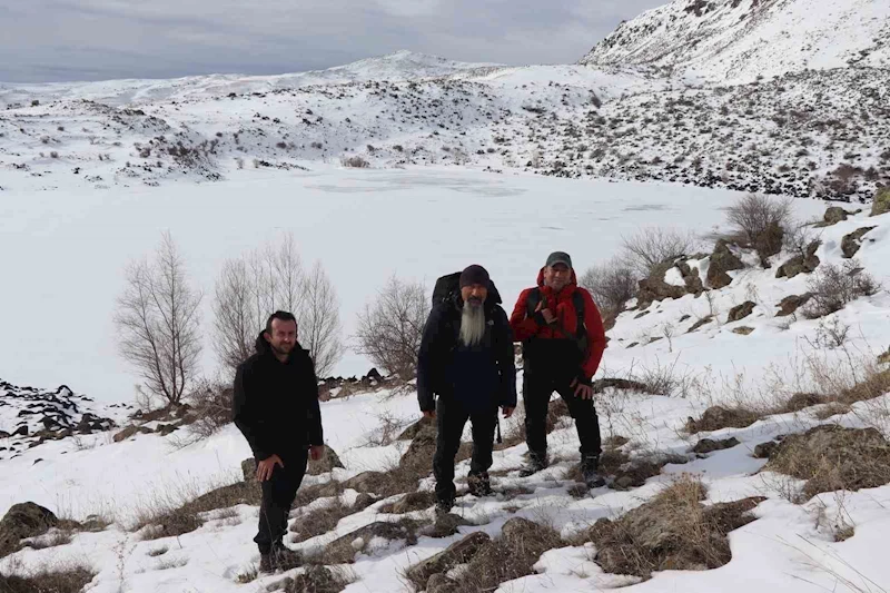 Buz Tutan Pırdanos Gölü büyülüyor
